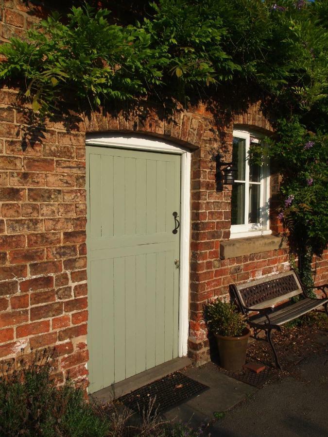 The Stables At Owlett Hall Crowle  Extérieur photo